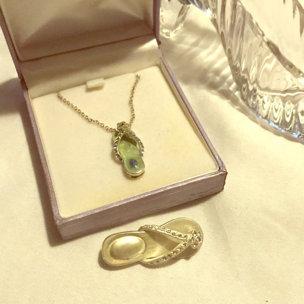 shoe necklace